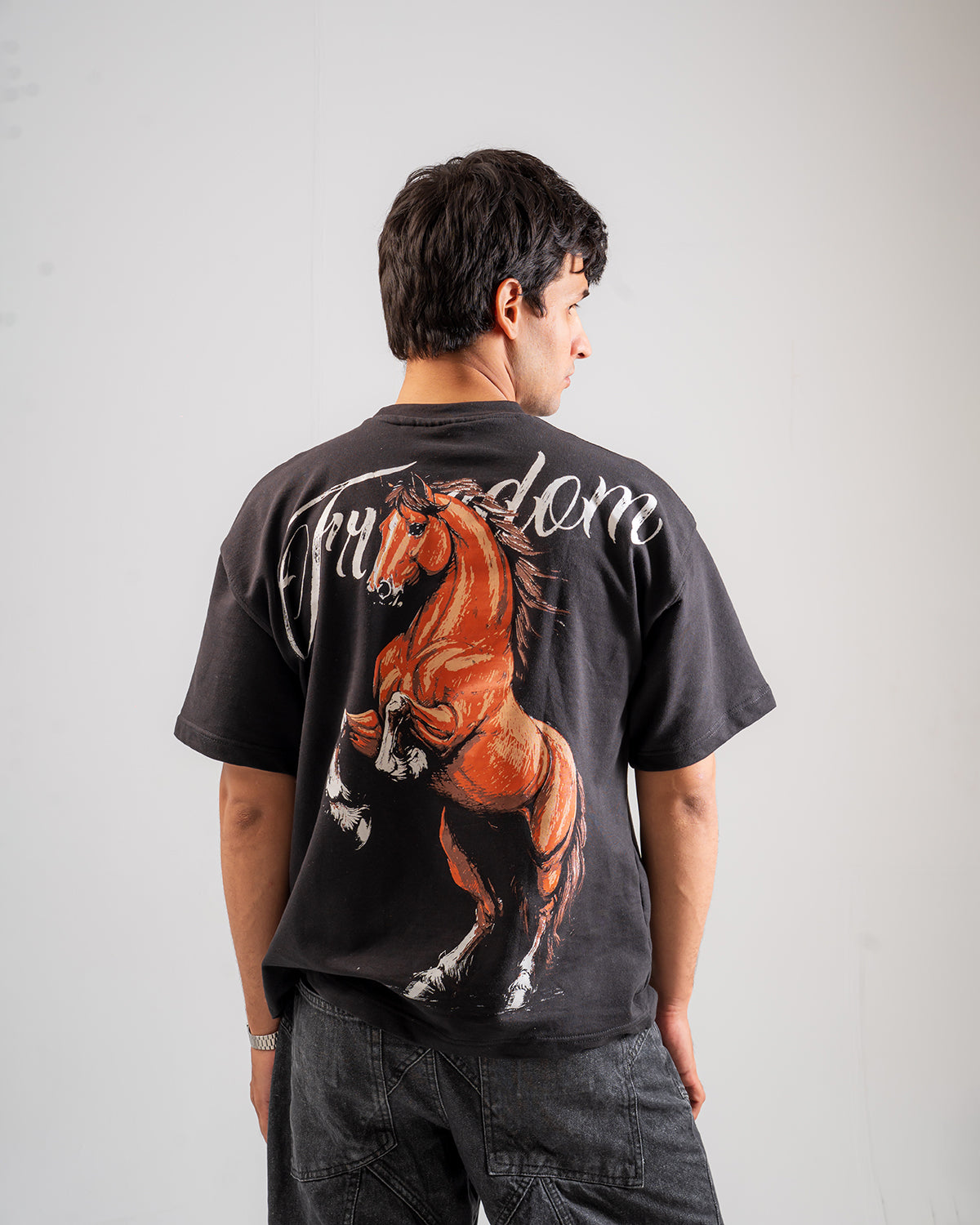BLACK HORSE T-SHIRT