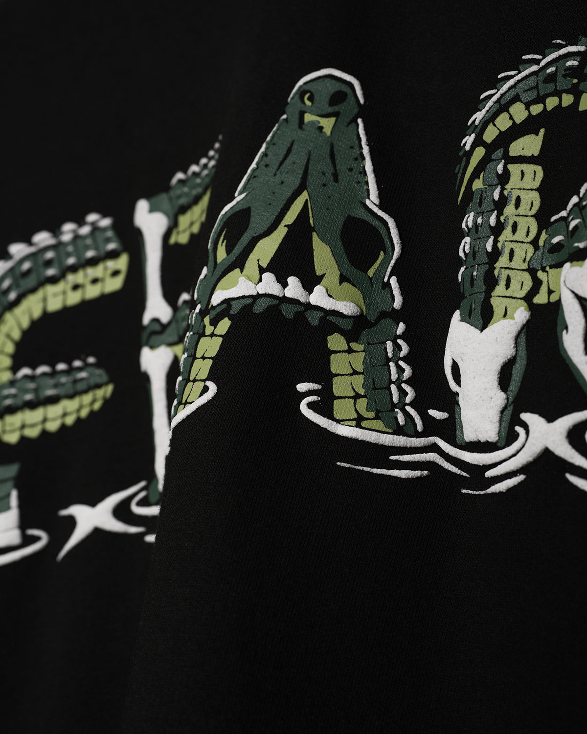 BLACK CROCODILE OVERSIZED T-SHIRT