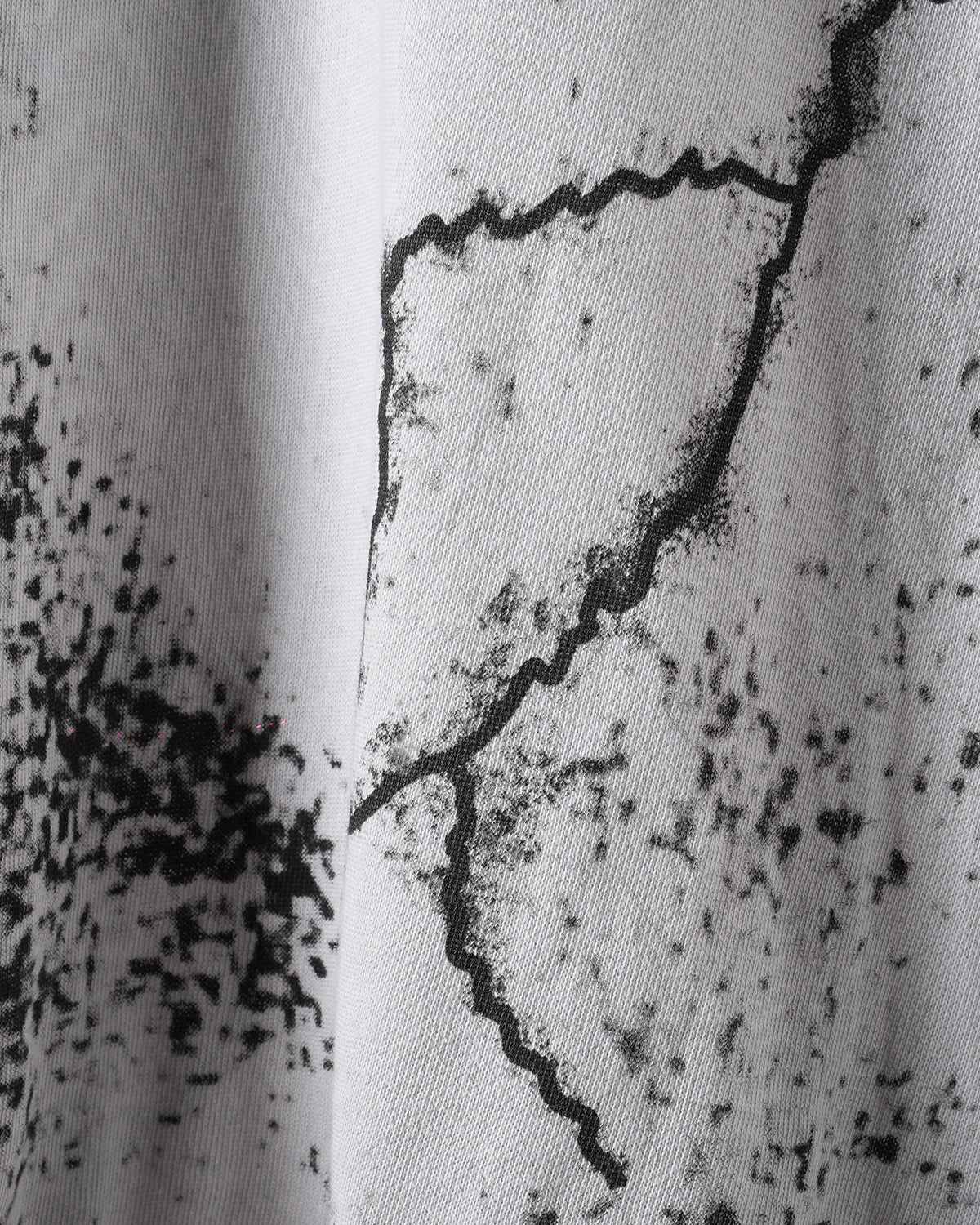 GREY CRACK OVERSIZED T-SHIRT