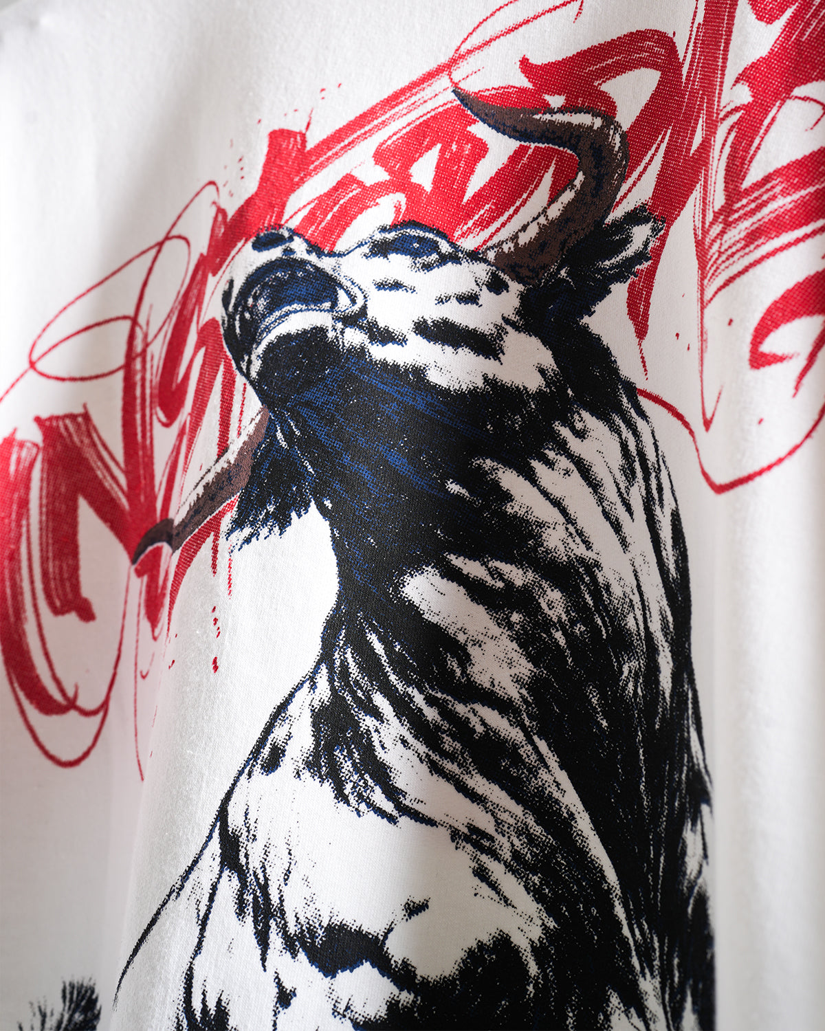 WHITE BULL T-SHIRT