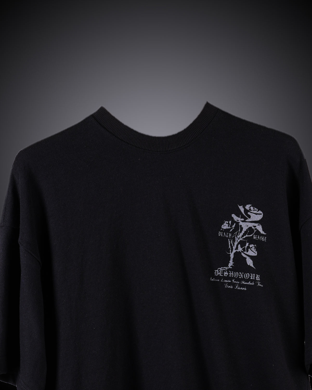 BLACK T-SHIRT